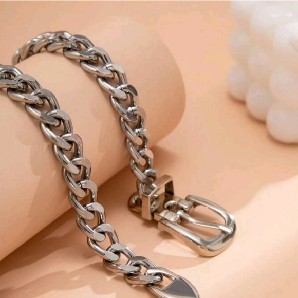 Silver Chain Necklace - Picture 4 of 4